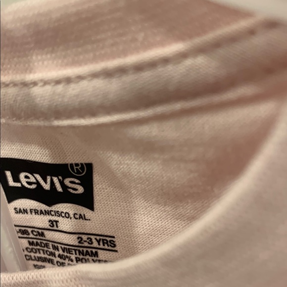 Levi's Girls Two Piece Short Sleeve Tee with shorts - Picture 4 of 8
